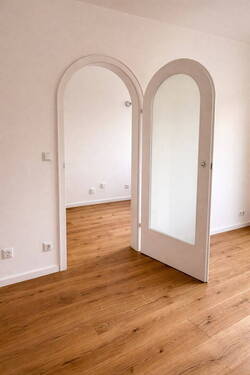 Wohnzimmer Türe zur Küche - 