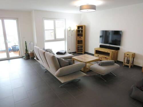 Wohnzimmer.JPG - 4 Zimmer Etagenwohnung zum Kaufen in Leichlingen