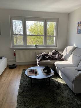 Zimmer - * Nachmieter gesucht * 2- Raum Wohnung mit KfZ-Stellplatz *