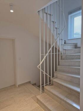 Aufgang vom EG ins OG - 