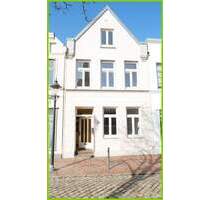 °°° Stadthaus in Buxtehude °°° - 1.720,00&nbsp;EUR Kaltmiete, ca.&nbsp; 160,00&nbsp;m&sup2;&nbsp;Wohnfl&auml;che in Buxtehude (PLZ: 21614)
