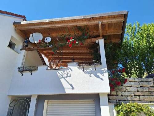 Außenansicht (I).jpg - Modernisiertes Mehrfamilienhaus in Dettighofen