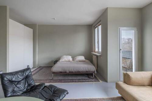 Zimmer mit Zugang zur Loggia - Etagenwohnung mit 65,00 m&sup2; in Berlin-Kreuzberg zum Kaufen