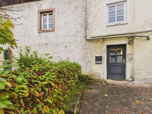 Eingang außen - 6 Zimmer Einfamilienhaus zum Kaufen in Baustert