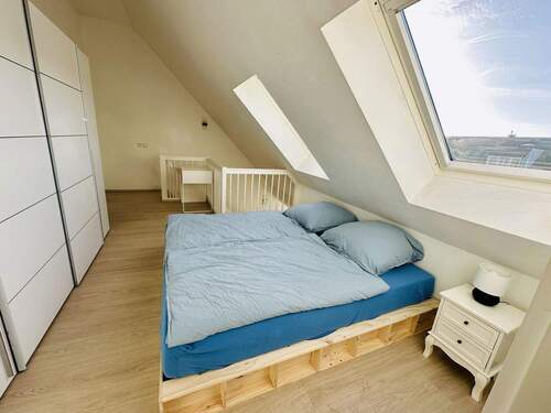 Schlafzimmer / Sleeping Room - 