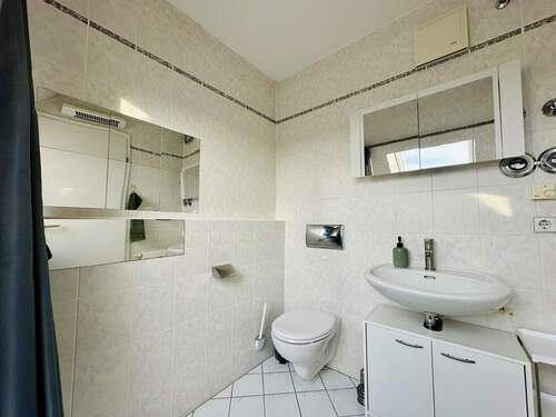 Wannenbad / Bathroom - 