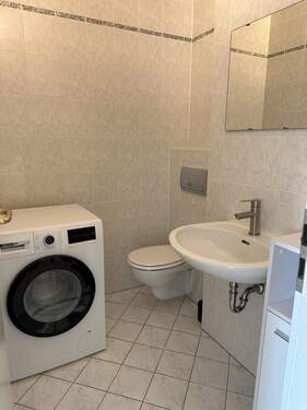 Gäste WC / Guest Toilet - 