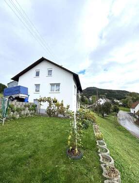 Außenansicht - Zweifamilienhaus in ruhiger Lage