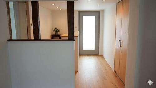 Sanierungsbeispiel Flur 2 OG - 