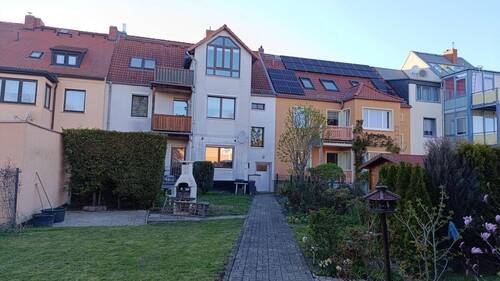 Gartenansicht - Etagenwohnung mit 67,00 m&sup2; in Naumburg zum Kaufen