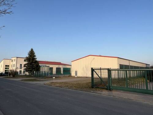 Gesamtansicht Süd-Westansicht - Halle zum Kaufen in Georgenthal