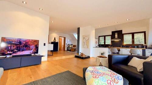 Wohnzimmer 1. OG - 6 Zimmer Mehrfamilienhaus, Wohnhaus zum Kaufen in Rockenberg