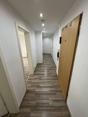 Flur - Etagenwohnung mit 100,00 m² in Zirndorf zum Kaufen