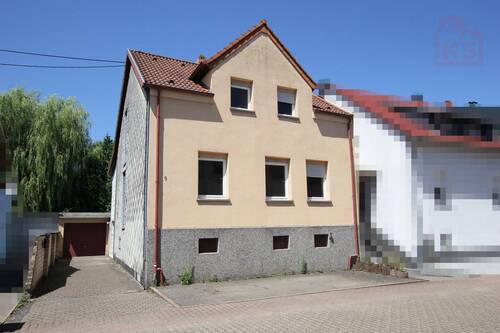 Haus Front VP - Reihenendhaus mit Garten in Saarlouis-Lisdorf - Ideal für Familien!