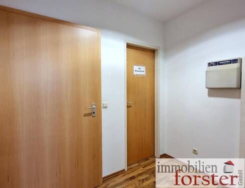 WC - Büro mit 256,60 m&sup2; in Weilheim zur Miete
