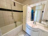 Gepflegtes Badezimmer - 