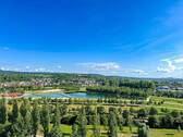 Traumhafter Blick auf Seepark und ins Grüne - 