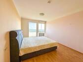Geräumiges Schlafzimmer - 