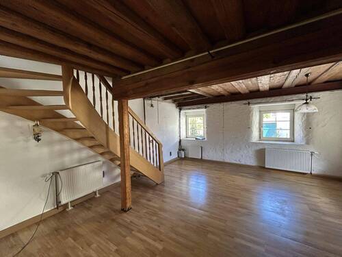 Blick ins Wohnzimmer - 5 Zimmer Doppelhaushälfte in Eckental