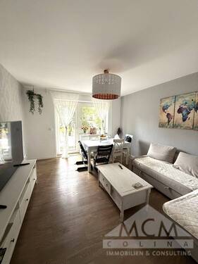 Wohnzimmer - Nähe Zentrum und Berger Straße mit Balkon und Blick ins Grüne