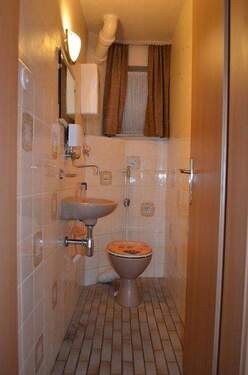WC - 