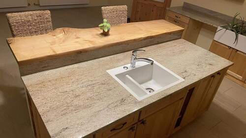 Spüle in Kücheninsel versenkt - 