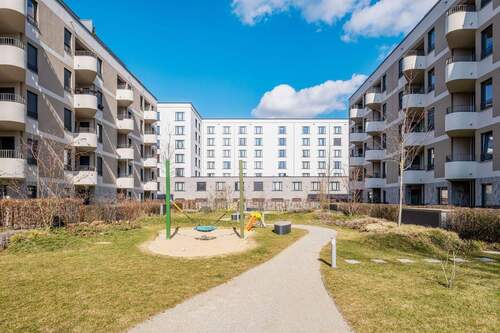 Hofgarten mit Kinderspielplatz - 