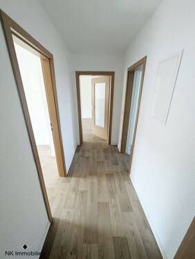 Flur - Etagenwohnung mit 60,00 m&sup2; in Limbach-Oberfrohna zur Miete