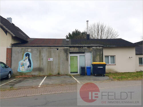 Anbau & Nachbarhaus - 