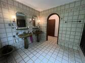 Bad mit Doppelwaschbecken - 