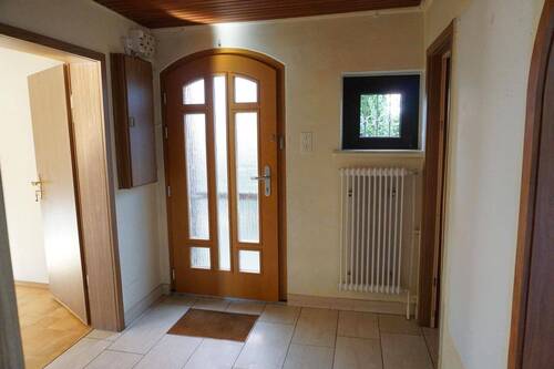 Eingangsbereich - 6 Zimmer Doppelhaushälfte zum Kaufen in Freudenstadt