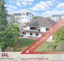 Einfamilienhaus mit Traumgarten, Garage & Carport! - Gusterath