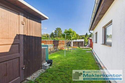 Rückseite Bungalow und Abstellmöglichkeit - 