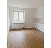 Modernes Laminat - frei ab 1.2.26 - große Küche - Chemnitz Sonnenberg