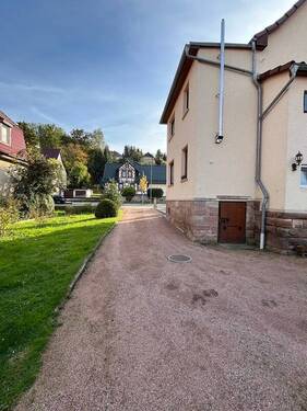 Zufahrt - 6 Zimmer Mehrfamilienhaus, Wohnhaus in Schmalkalden