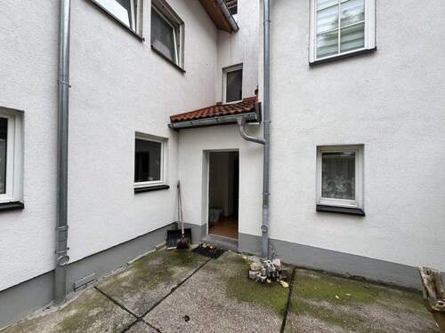 Rückseite - Mehrfamilienhaus, Wohnhaus mit 130,00 m&sup2; in Waltershausen zum Kaufen