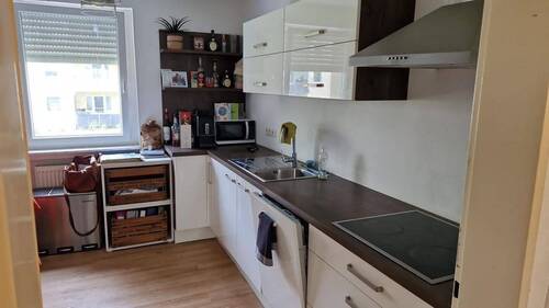 Einbauküche (kann abgelöst werden) - 2 Zimmer Etagenwohnung in Würzburg