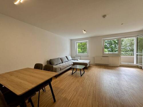Wohnzimmer - 3 Zimmer Etagenwohnung in Chemnitz
