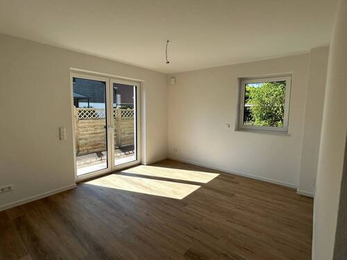 Wohn- und Esszimmer - 2 Zimmer Etagenwohnung zum Kaufen in Oldenburg