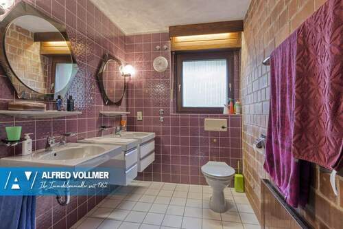 Badezimmer - Mehrfamilienhaus, Wohnhaus mit 297,00 m&sup2; in Wuppertal zum Kaufen