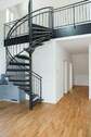 Treppe zur Galerie - 