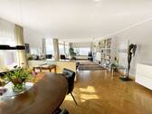 Wohnen - 4 Zimmer Etagenwohnung in Stuttgart