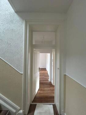 Wohnungseingang - 2 Zimmer Etagenwohnung zur Miete in Leverkusen