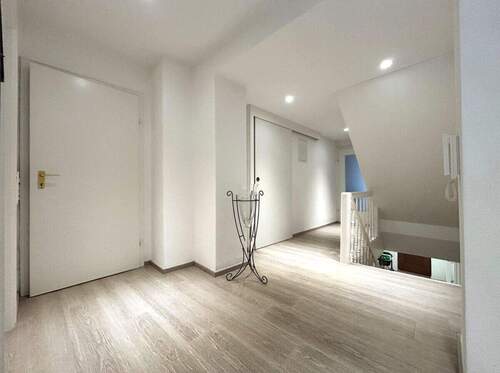 Flur OG - 8 Zimmer Einfamilienhaus in Vilshofen a. d. Donau