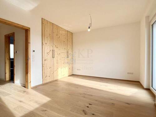 SCHLAFZIMMER IM OBERGESCHOSS - 