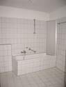Badezimmer mit Badewanne - 