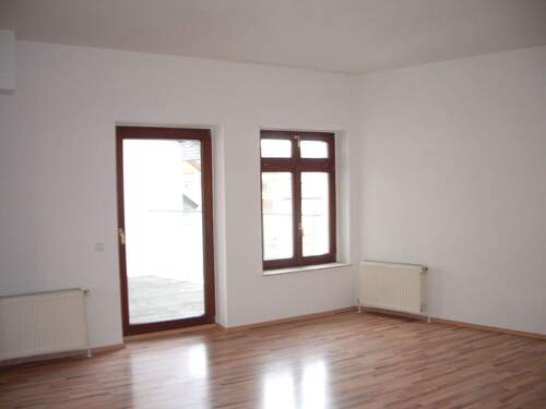 Helles Wohnzimmer - 2 Zimmer Etagenwohnung in Görlitz