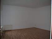 Leerer Raum mit Holzboden - Etagenwohnung mit 94,00 m&sup2; in Görlitz zur Miete