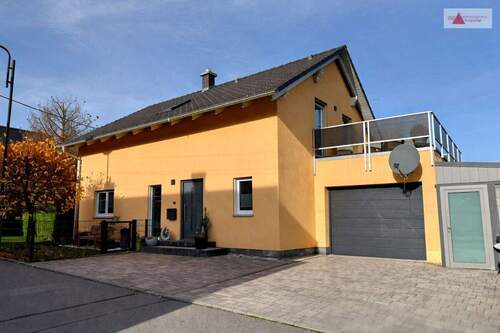 Titel - Einfamilienhaus mit Wintergarten, Terrasse, Garage & Erdwärme in Königswalde bei Annaberg & Chemnitz