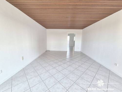 Wohnzimmer - Etagenwohnung mit 113,90 m&sup2; in Mainaschaff zum Kaufen